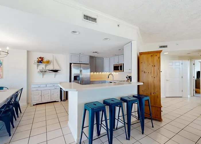 Sea Palms 403