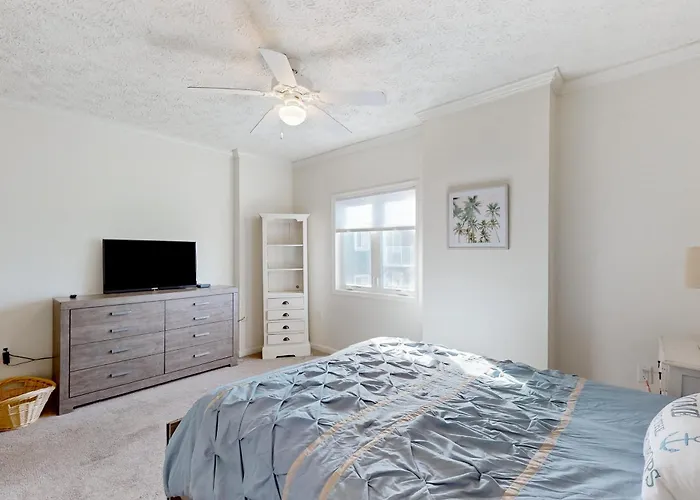 Sea Palms 403